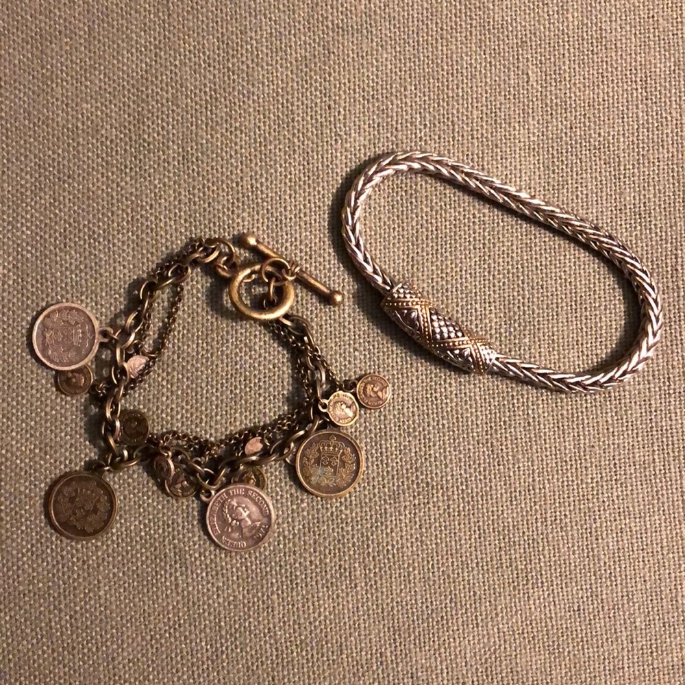 Set of 2 premier design bracelets